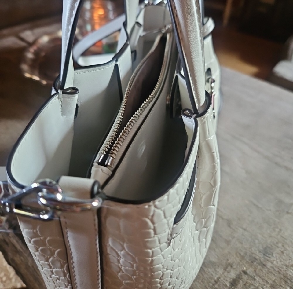 MICHAEL KORS White Croc-Embossed Small Satchel Handbag - Picture 5 of 14